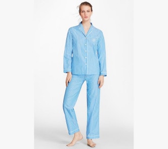 Ev Giyiminin Vazgeçilmez Parçası: Şık Pijamalar