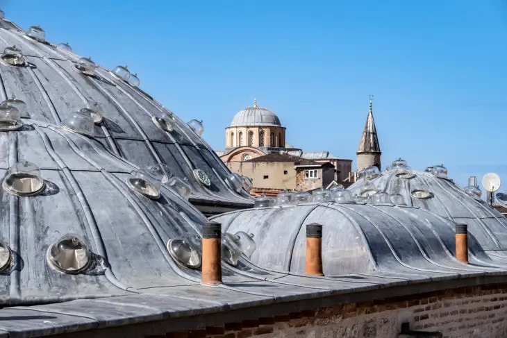 İstanbul'un Yeni Kültürel Mirası Zeyrek Çinili Hamam'da devam eden ''Kalıntıların Şifası'' Sergisi Uzatıldı